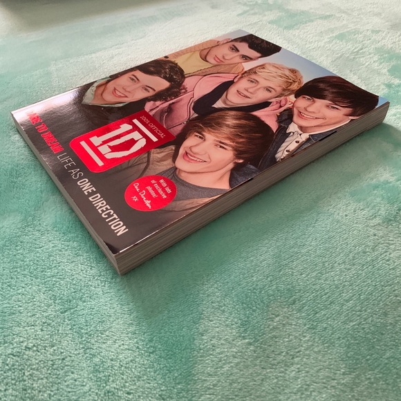 Dare to Dream Life as One Direction Book 📖 - Picture 3 of 3